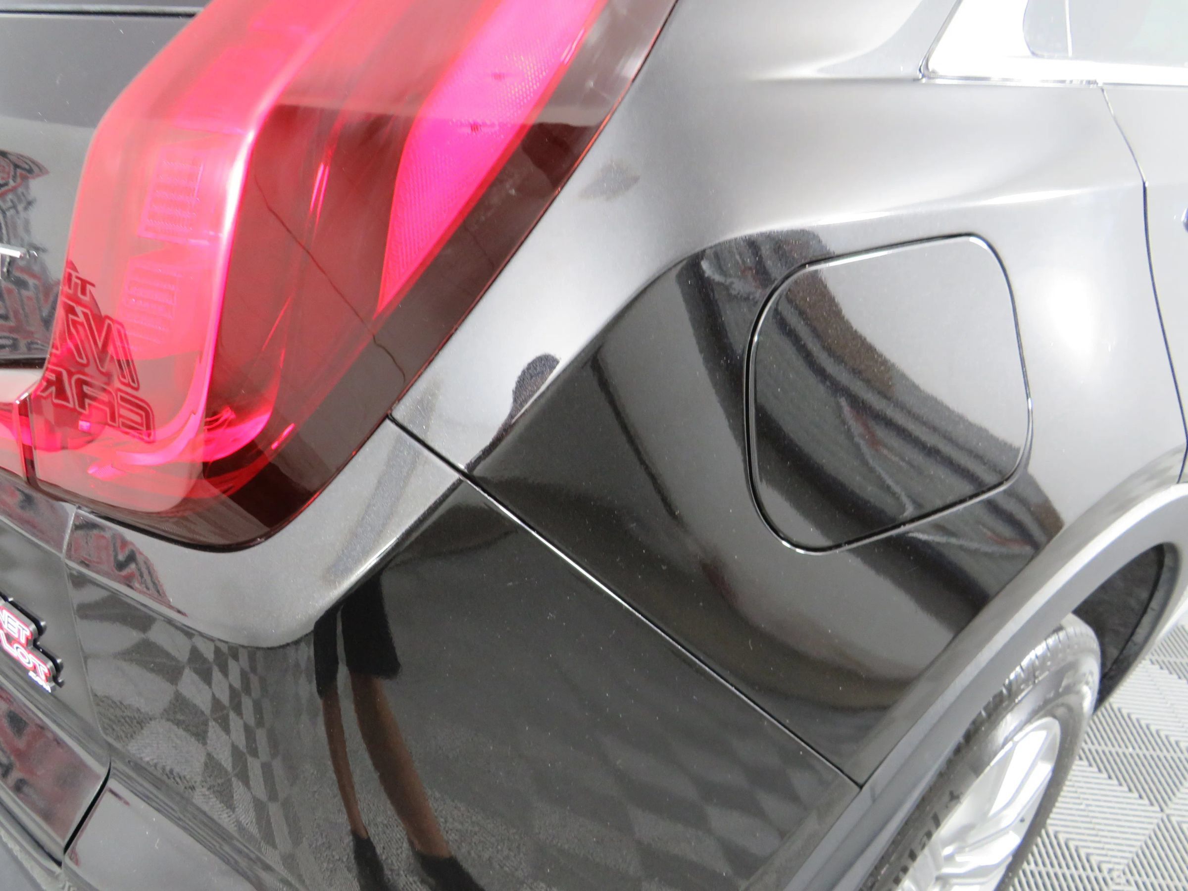 Used 2020 Cadillac XT4 Premium Luxury FWD image 32