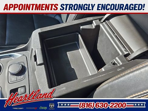 Used 2021 Chevrolet Traverse Premier AWD/4WD image 64