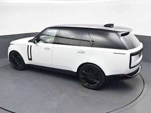 Used 2023 Land Rover Range Rover Long Wheelbase SE AWD/4WD image 24