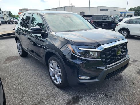 Used 2025 Honda Passport EX-L image 3