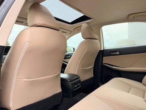 Used 2018 Lexus IS 300 w/ Comfort Package RWD image 26
