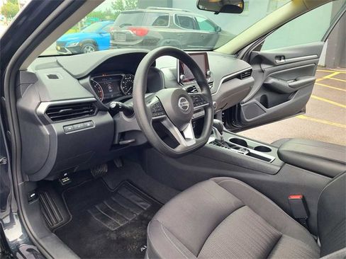 Used 2022 Nissan Altima 2.5 SV image 12