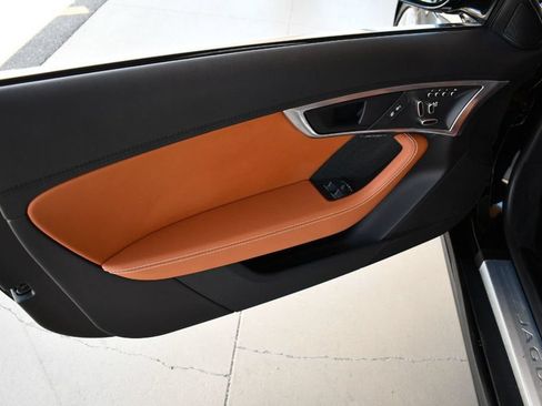 Used 2018 Jaguar F-TYPE Coupe RWD image 31
