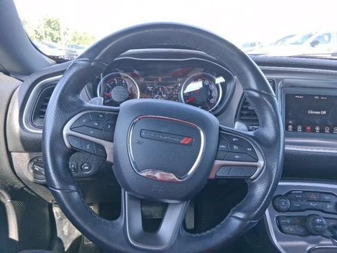 Used 2019 Dodge Challenger R/T RWD image 17