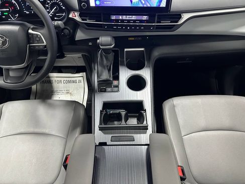 Used 2025 Toyota Sienna XLE w/ XLE Plus Package AWD/4WD image 41