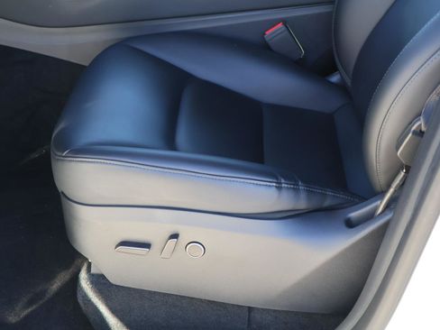 Used 2023 Tesla Model Y Long Range image 13