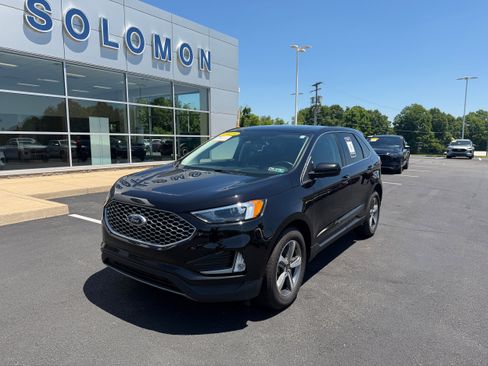 Certified 2023 Ford Edge SEL w/ Convenience Package AWD/4WD image 2