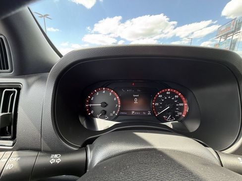 Used 2025 Nissan Frontier PRO-4X AWD/4WD image 23