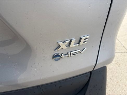 Used 2025 Toyota RAV4 XLE AWD/4WD image 24