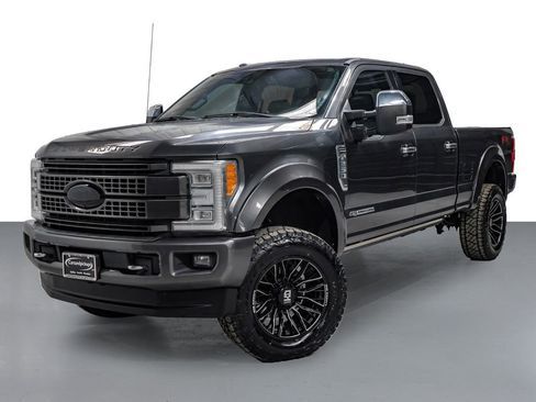 Used 2017 Ford F250 Platinum w/ Platinum Ultimate Package image 5