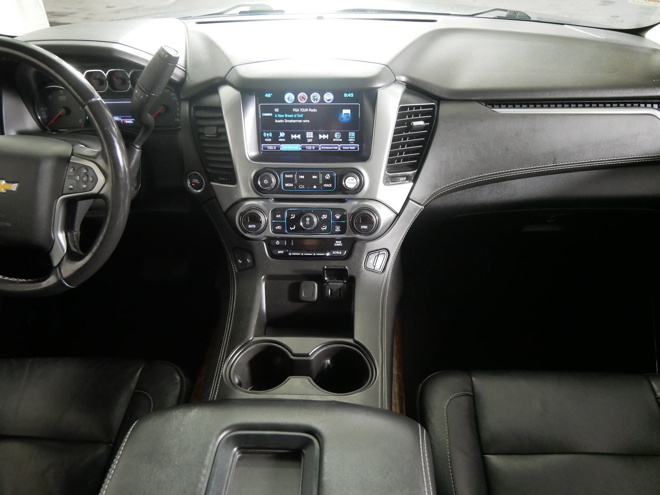 Used 2020 Chevrolet Suburban LT w/ Luxury Package AWD/4WD image 10