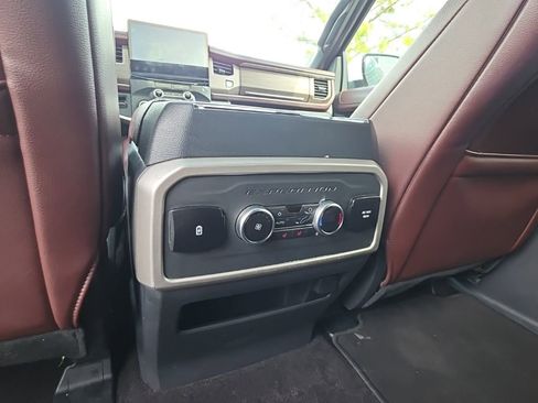 Used 2022 Ford Expedition Limited image 16