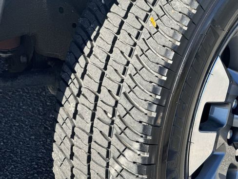 Used 2024 Chevrolet Silverado 2500 Custom w/ Custom Value Package image 12