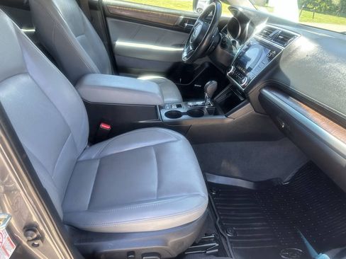 Used 2019 Subaru Outback 2.5i Limited AWD/4WD image 13