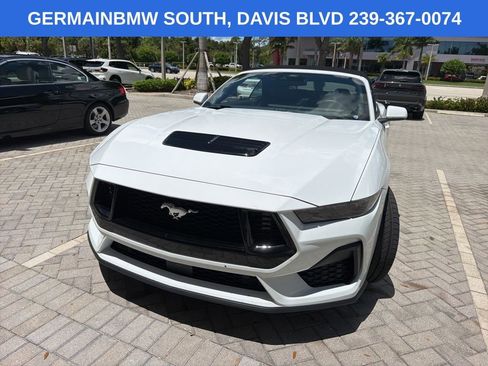 Used 2025 Ford Mustang GT Premium RWD image 3
