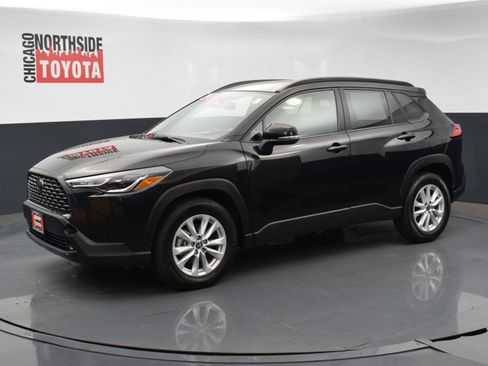 Used 2023 Toyota Corolla Cross LE image 8