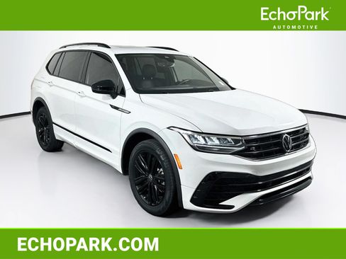 Used 2022 Volkswagen Tiguan SE R-Line FWD image 1
