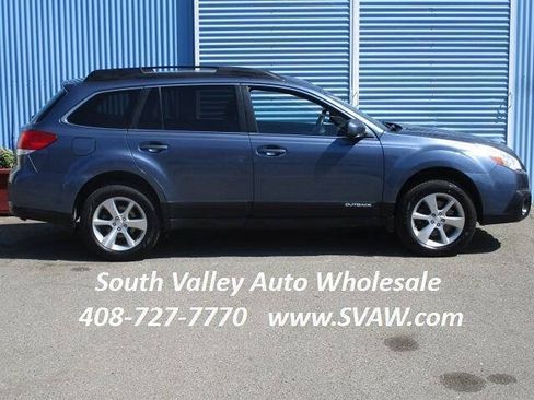 Used 2013 Subaru Outback 3.6R Limited w/ Moonroof Pkg AWD/4WD image 5