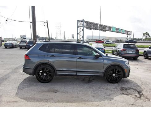 Used 2021 Volkswagen Tiguan SE R-Line FWD image 8