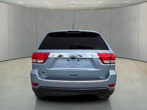 Used 2012 Jeep Grand Cherokee Overland Summit RWD image 4