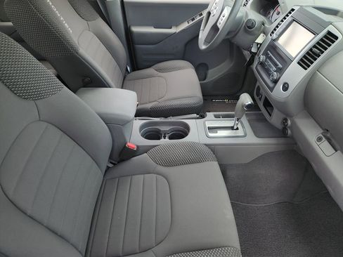 Used 2019 Nissan Frontier Desert Runner RWD image 11