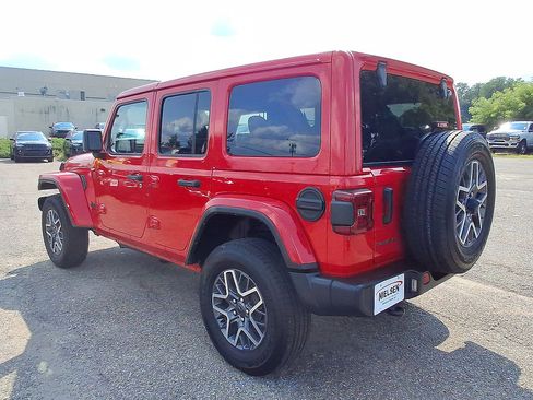 Certified 2025 Jeep Wrangler Unlimited Sahara AWD/4WD image 28