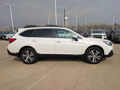 Used 2018 Subaru Outback 2.5i Limited image 2
