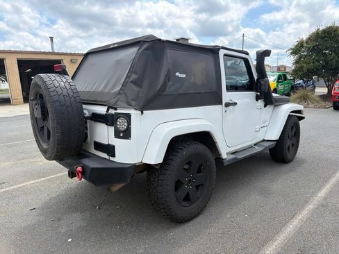 Used 2011 Jeep Wrangler Sahara w/ Dual Top Group AWD/4WD image 4