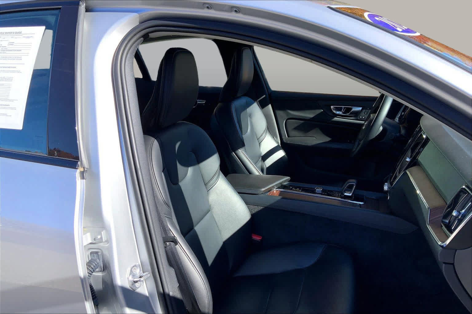 Used 2022 Volvo S60 B5 Momentum w/ Premium Package AWD/4WD image 8
