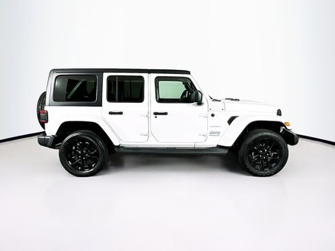Used 2022 Jeep Wrangler Sahara w/ Cold Weather Group image 10
