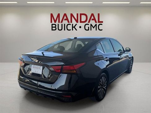 Used 2024 Nissan Altima 2.5 SV image 6