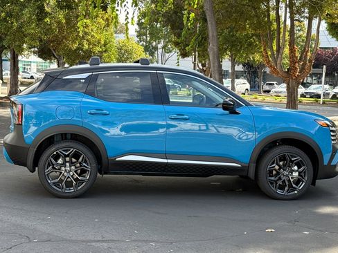 New 2026 Nissan Kicks SR image 3