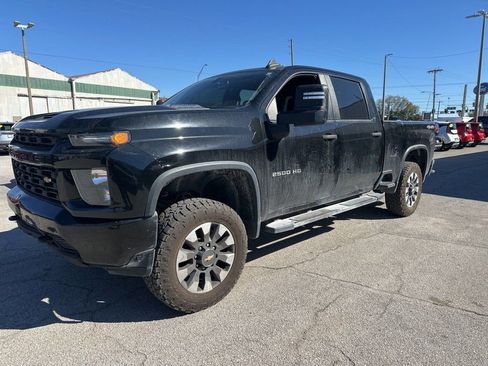 Used 2022 Chevrolet Silverado 2500 Custom w/ Custom Value Package image 1
