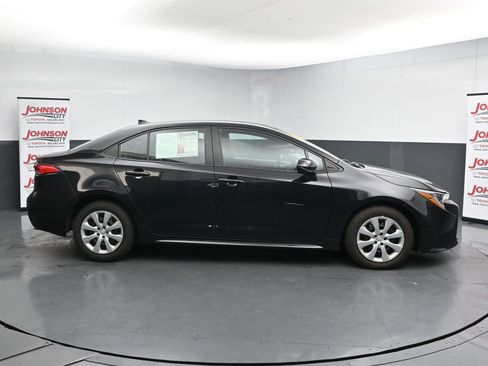 Used 2024 Toyota Corolla LE image 9