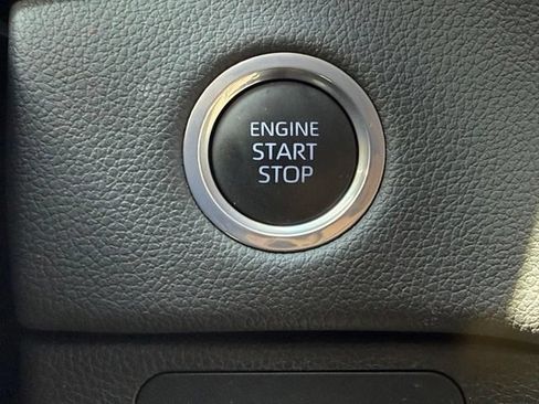 Used 2024 Toyota Tundra Limited AWD/4WD image 21