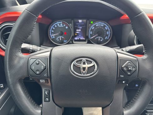 Used 2016 Toyota Tacoma TRD Sport w/ Premium & Technology Package image 25