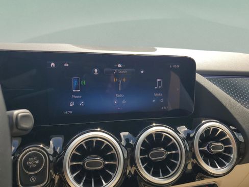 Certified 2025 Mercedes-Benz GLA 250 image 21