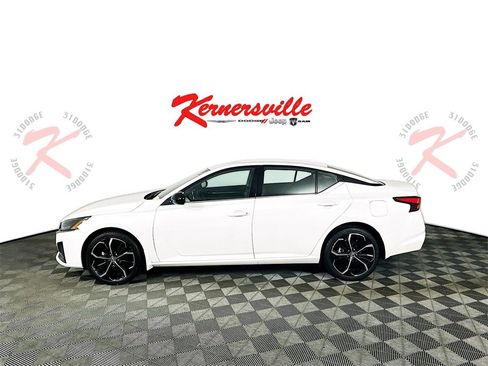 Used 2025 Nissan Altima 2.5 SR image 4