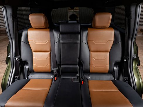 Used 2024 Lexus GX 550 image 35