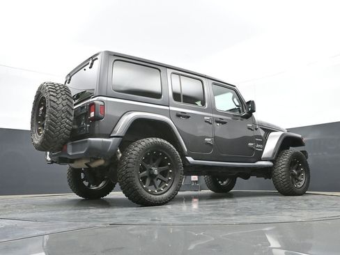 Used 2018 Jeep Wrangler Unlimited Sahara AWD/4WD image 47