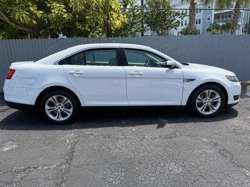 Used 2017 Ford Taurus SEL w/ Equipment Group 201A FWD image 11