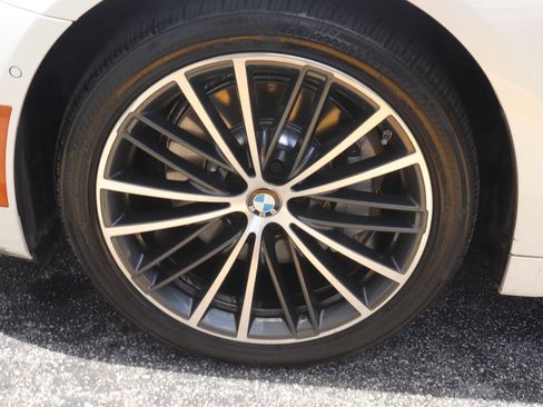Used 2021 BMW 530i w/ Premium Package RWD image 35