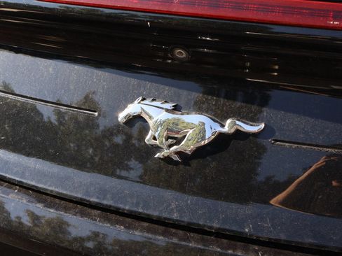 Used 2018 Ford Mustang Premium RWD image 8