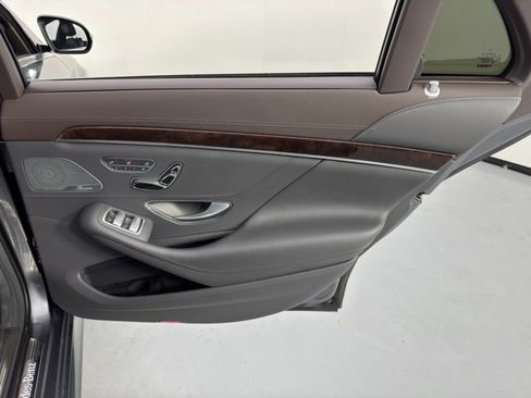 Used 2018 Mercedes-Benz S 560 Sedan image 46