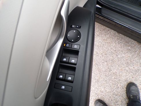 Used 2025 Hyundai Tucson SE image 12