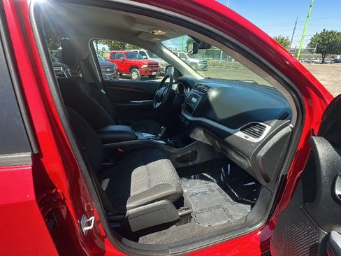 Used 2019 Dodge Journey SE w/ Premium Group FWD image 14