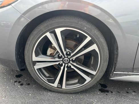 Used 2021 Nissan Sentra SR FWD image 9