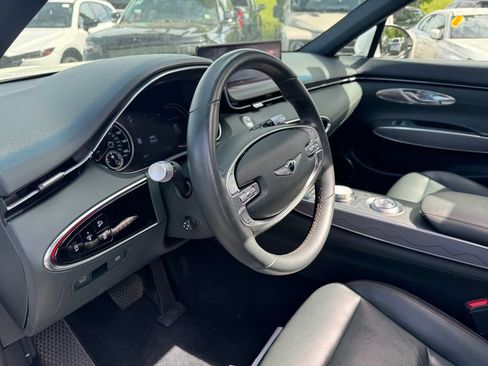 Used 2023 Genesis GV70 2.5T w/ Advanced Package AWD/4WD image 23