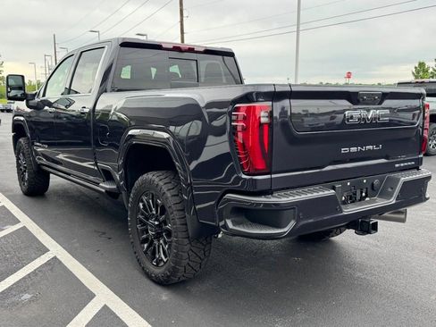 Used 2026 GMC Sierra 3500 Denali Ultimate AWD/4WD image 8