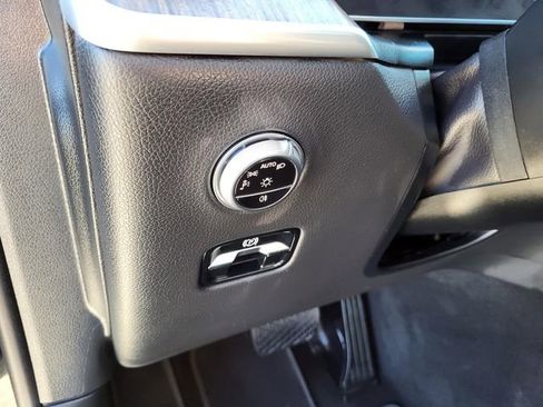 Used 2024 Mercedes-Benz GLC 300 4MATIC image 6